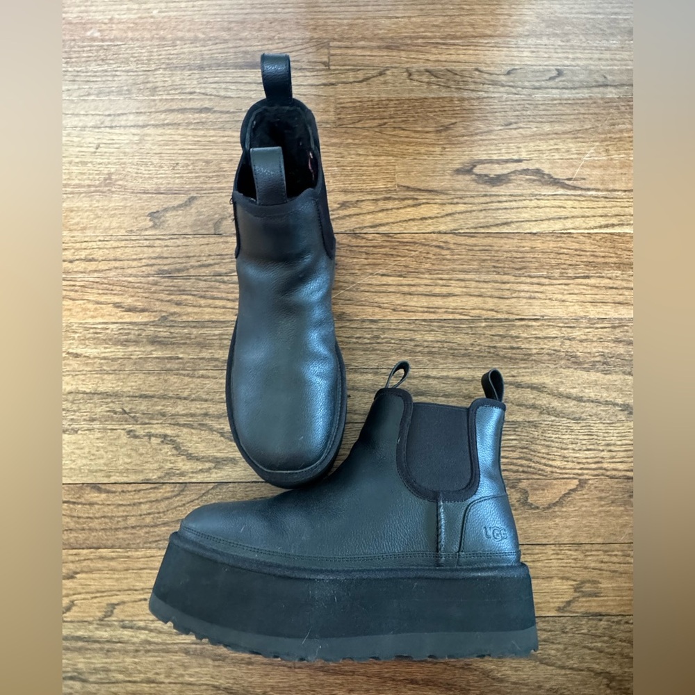 Women’s Size 10 Platform UGG Boots - Black